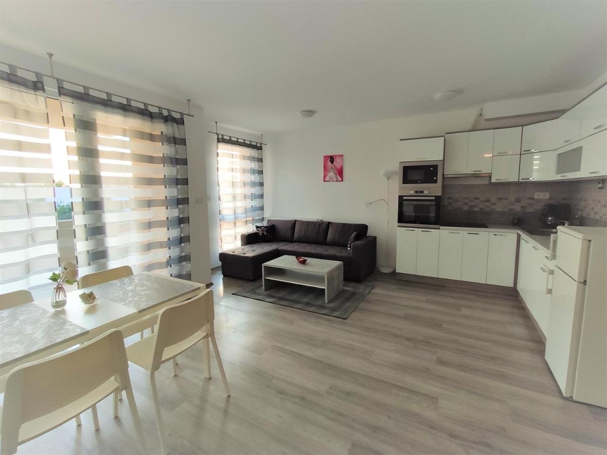 Bajcsy Apartment Debrecen Eksteriør bilde